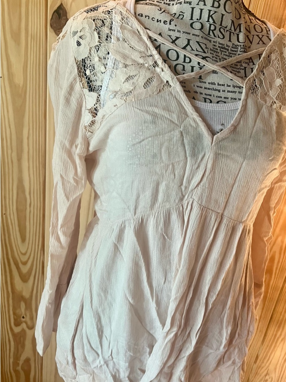 🦅🌺American Eagle Outfitters Cream Lace-Yoke Bell Sleeve Tunic🌺🦅 - Picture 2 of 12